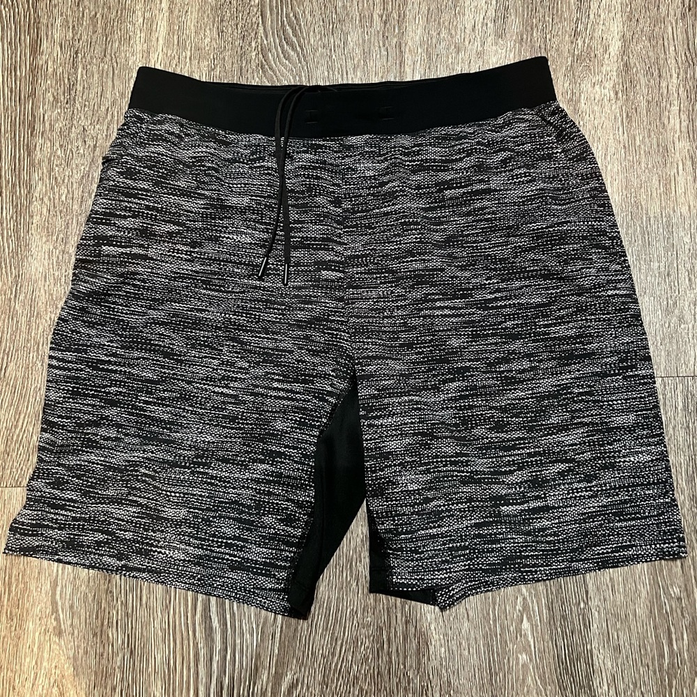 Lululemon License to Train Linerless Shorts 9”